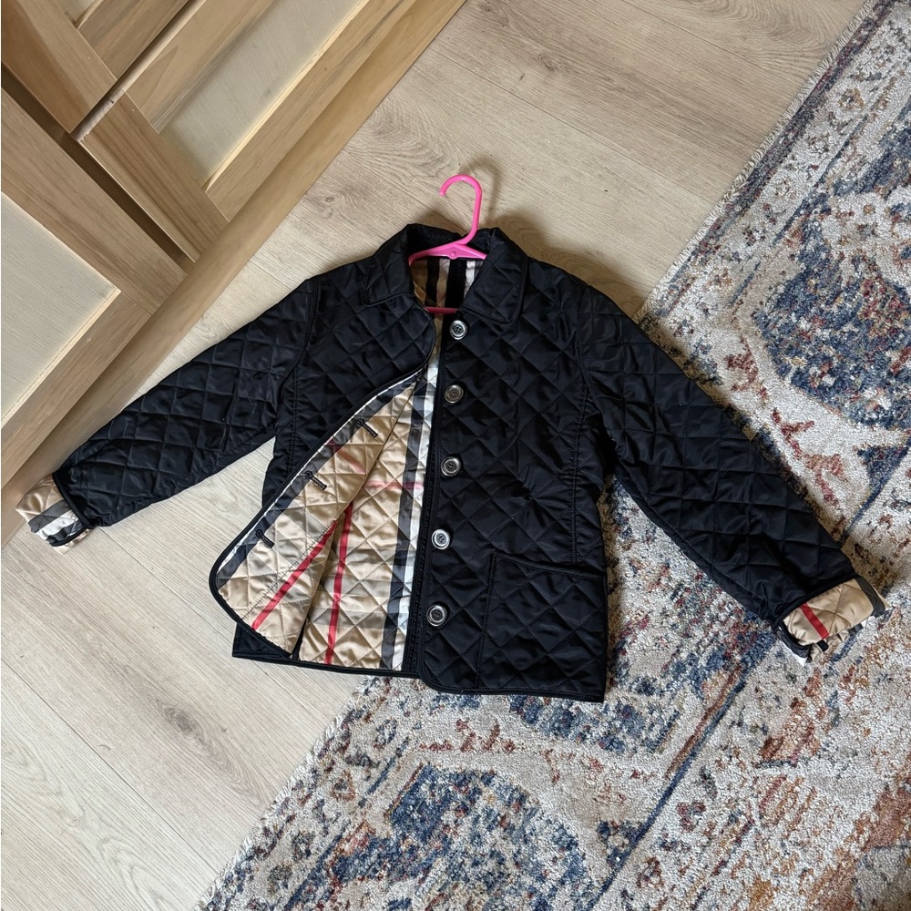 Burberry Black and Cream Quilted Jacket ❤️